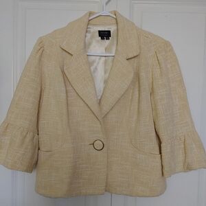 Crop jacket. Butter colour. Nicole Miller.